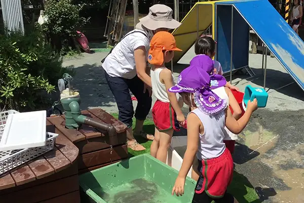 葛飾若草幼稚園の園庭 災害時に周辺住民も利用可能な井戸